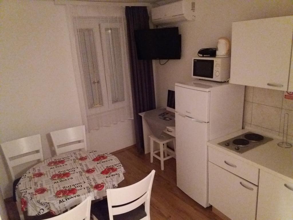 Apartmani Luan Vis Exteriör bild